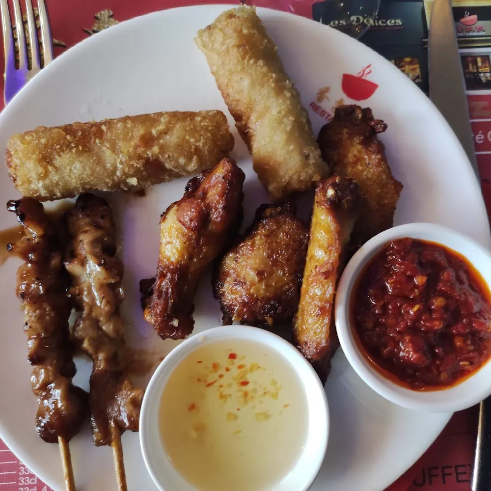 Nem Et Brochettes de Poulet